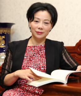 歐陽仁美(董事長）