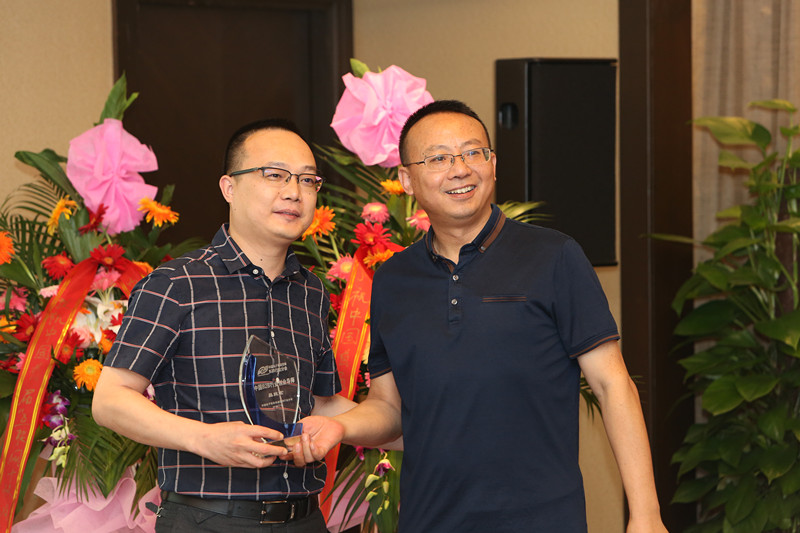 新材全球網創始人昌致宏受聘為中國電子商務協會B2B行業分會首批“B2B創業導師” title=